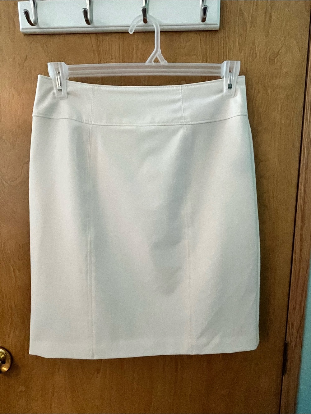 Worthington Women Lined Pencil Skirt SZ 10 Waist 30” Length 22” Cream Color EUC